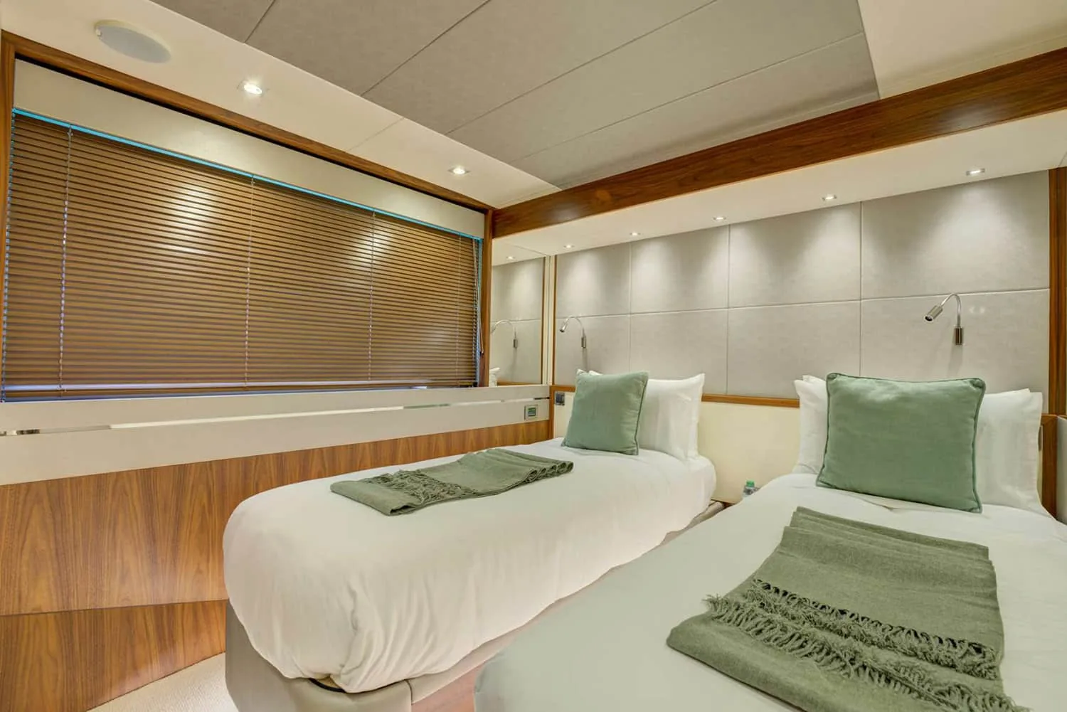 MIKEL ANGELO - photo 9 yacht charter Cannes