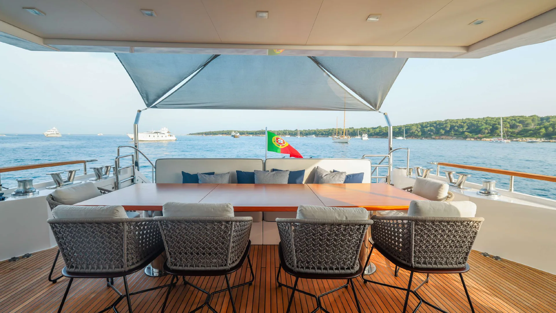 Millesime - photo 14 yacht charter Cannes
