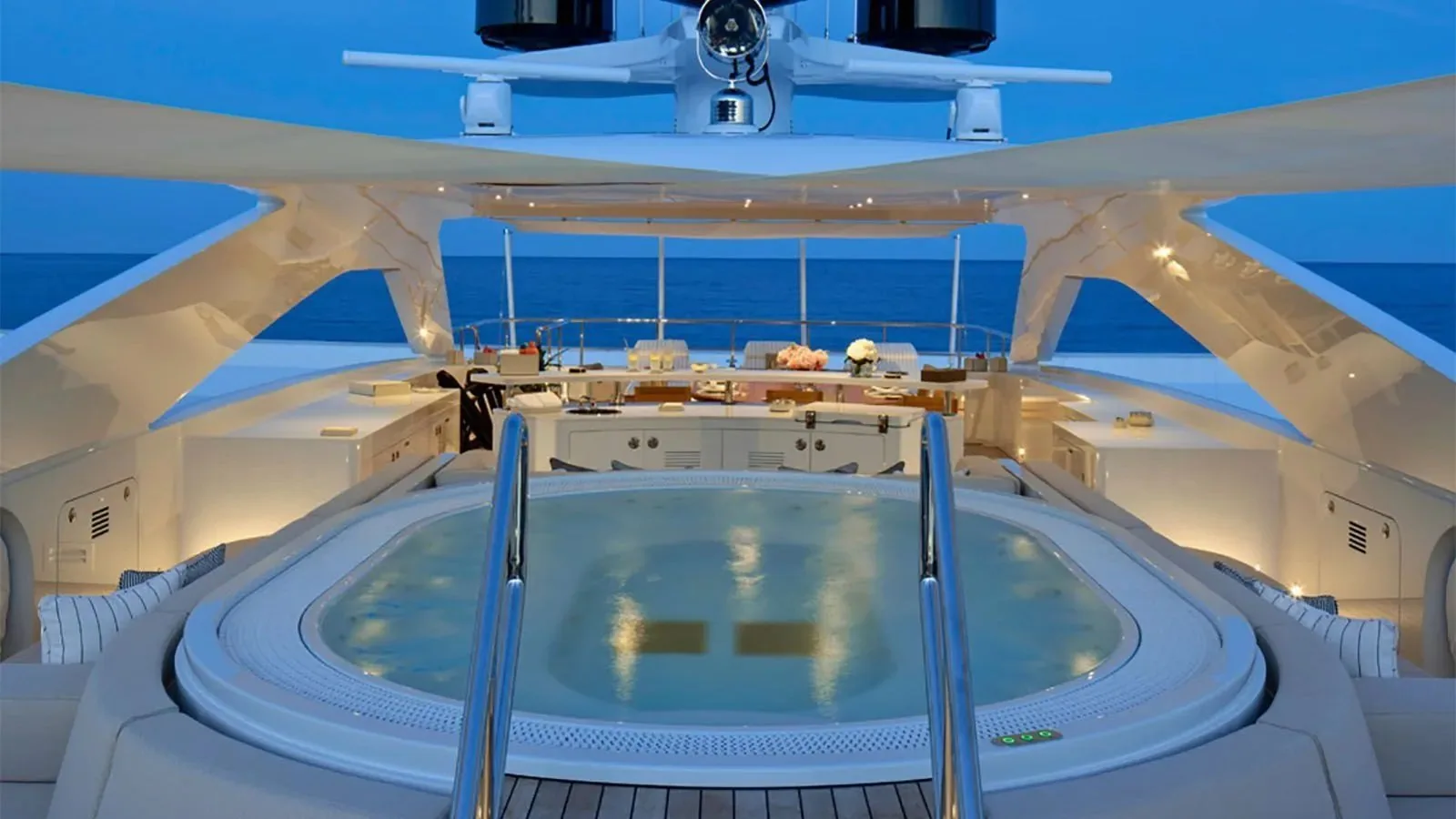 MOSKITO - photo 9 yacht charter Cannes