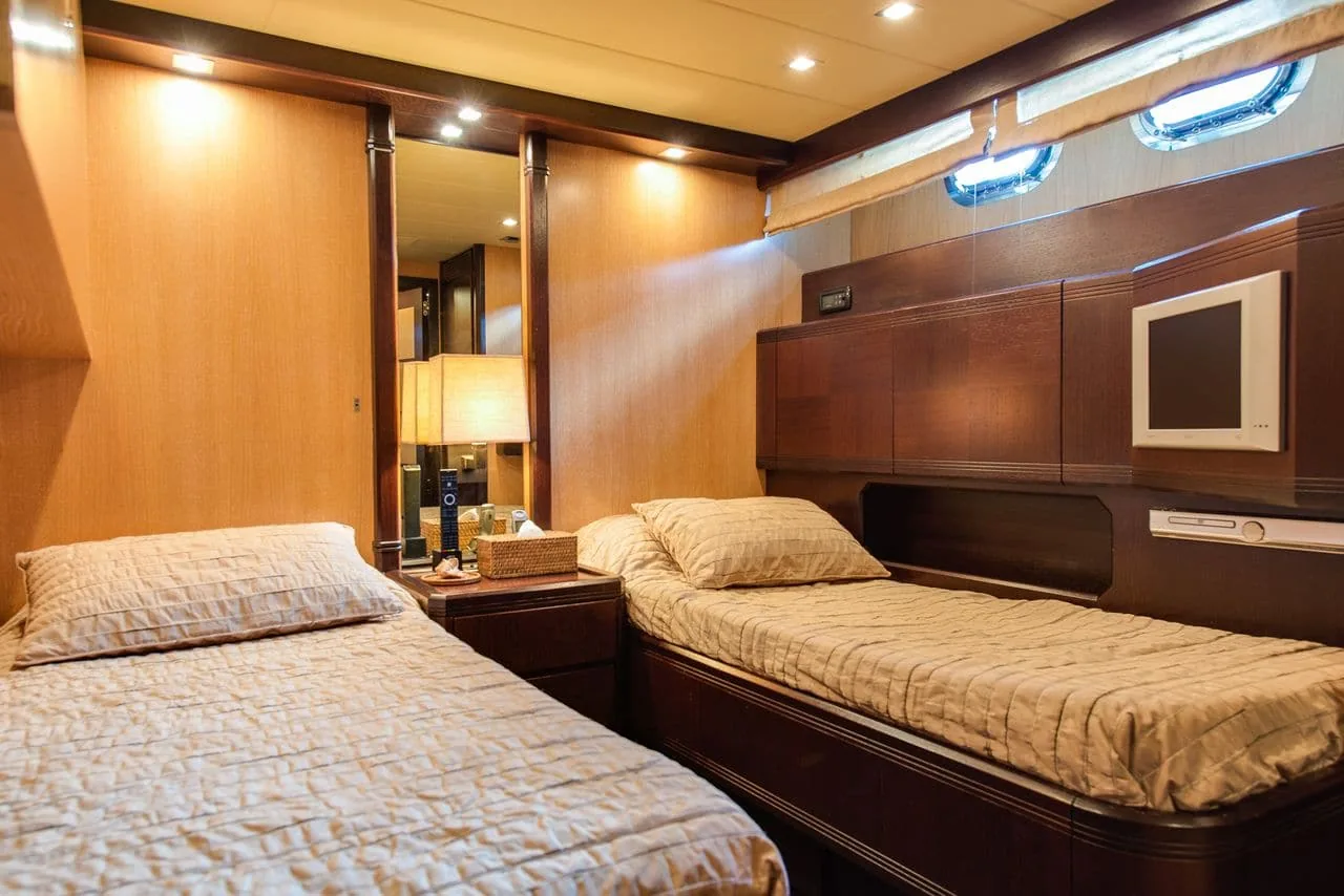 MR M - photo 15 yacht charter Cannes