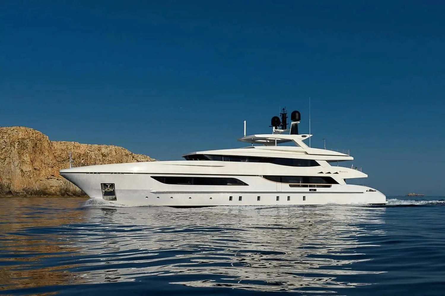 MR T - photo 3 yacht charter Cannes