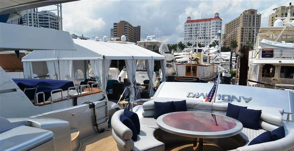 Muse - photo 5 yacht charter Miami