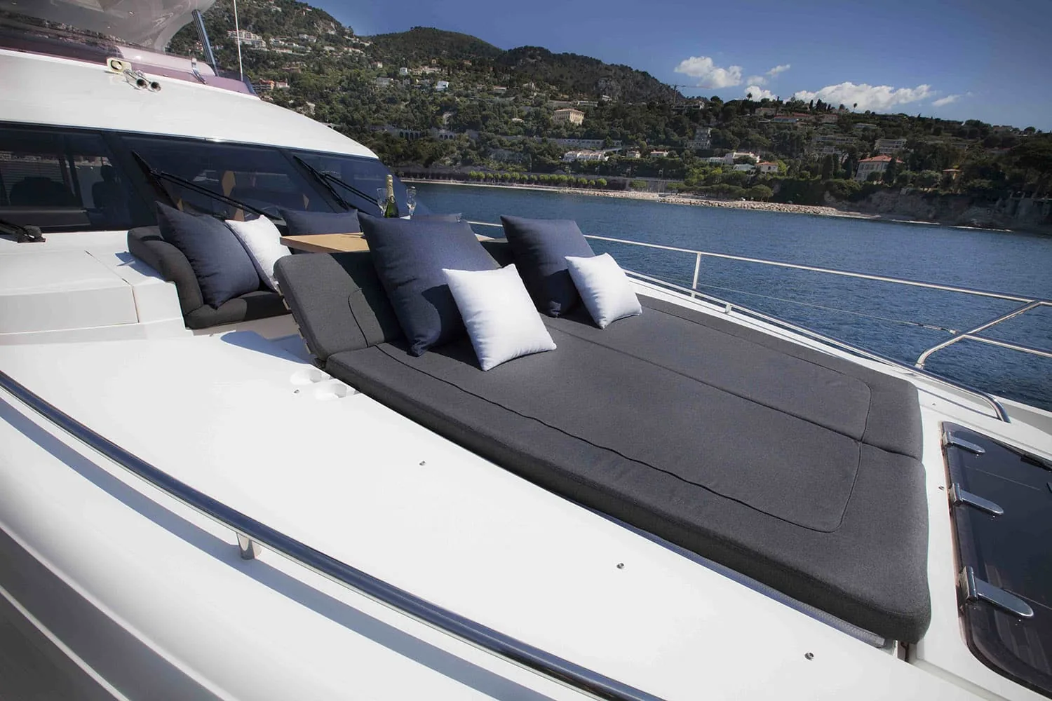 OBSESSIO - photo 4 yacht charter Cannes