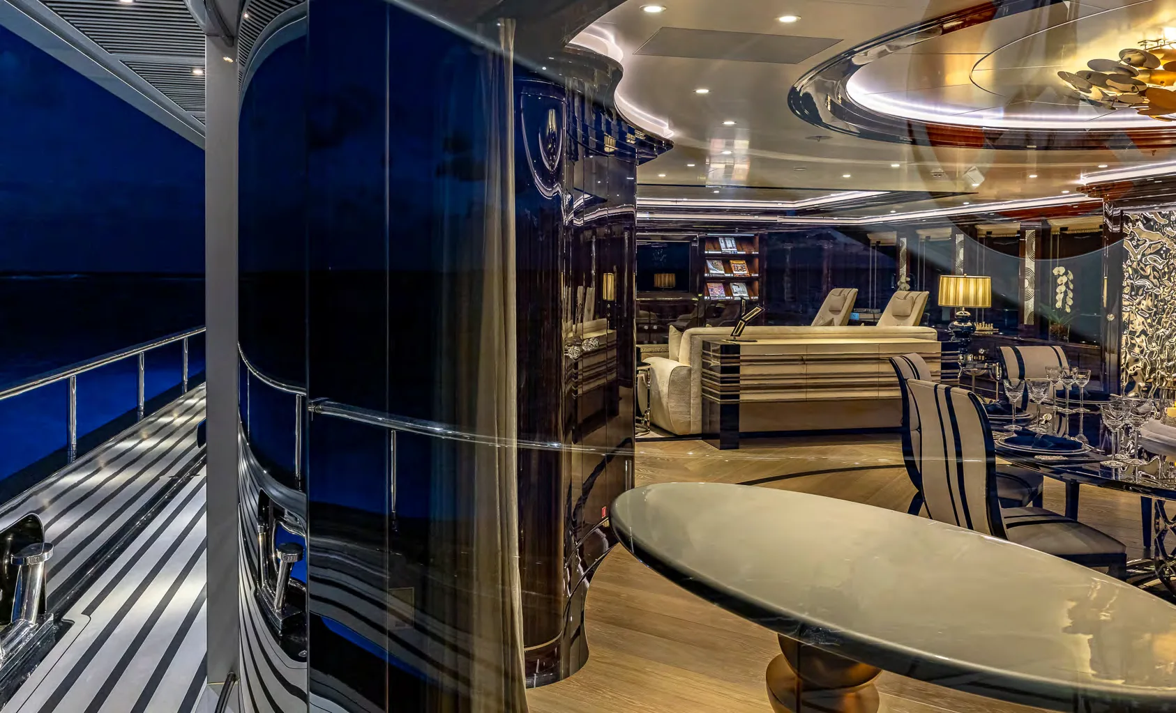 OKTO - photo 3 yacht charter Cannes