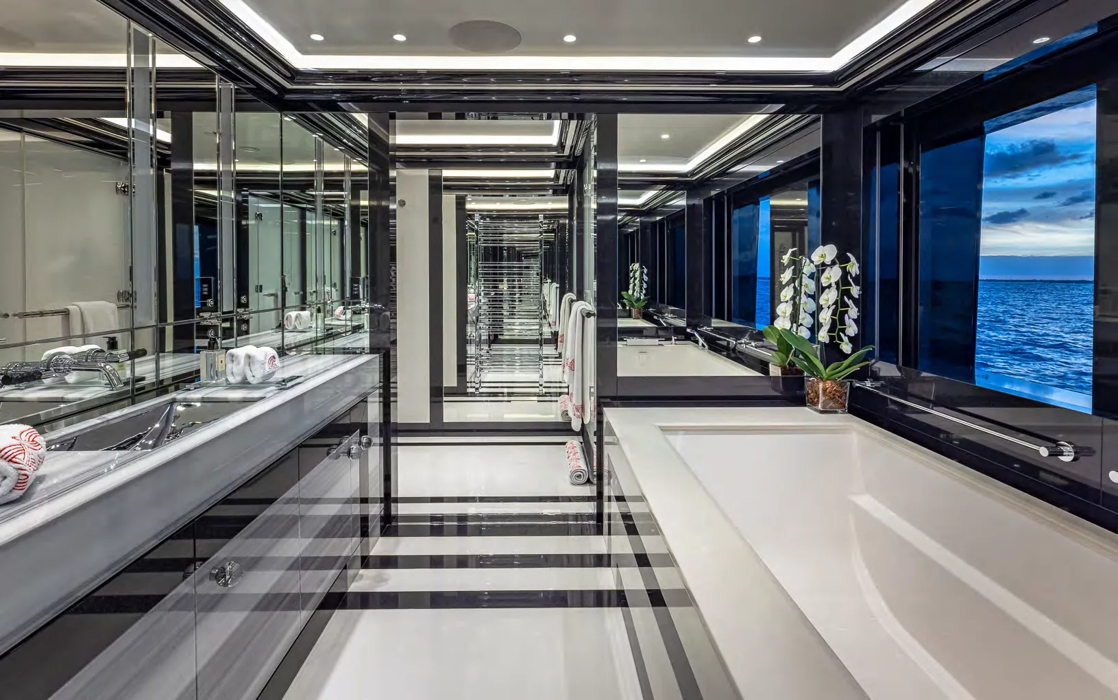 OKTO - photo 10 yacht charter Cannes