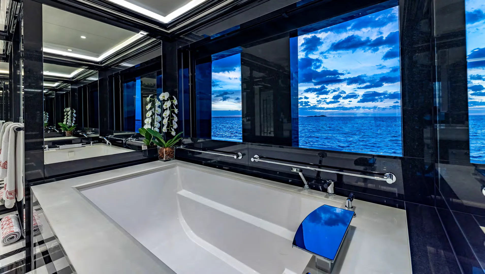 OKTO - photo 11 yacht charter Cannes