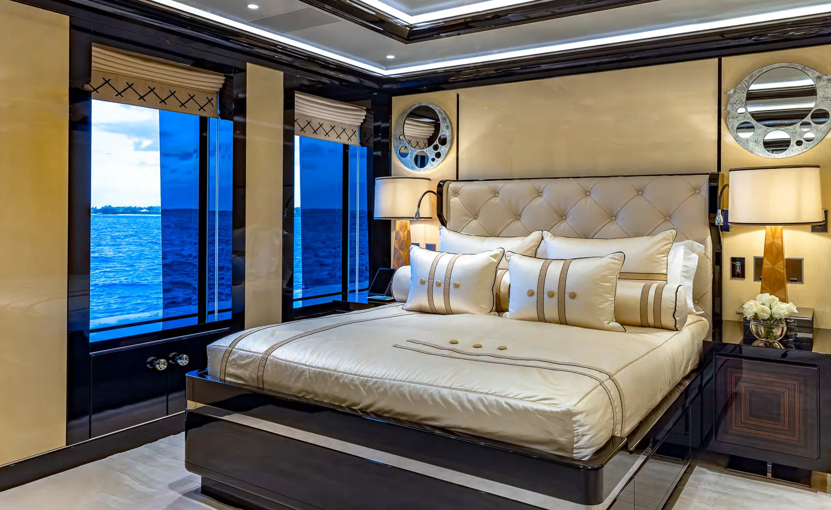 OKTO - photo 12 yacht charter Cannes