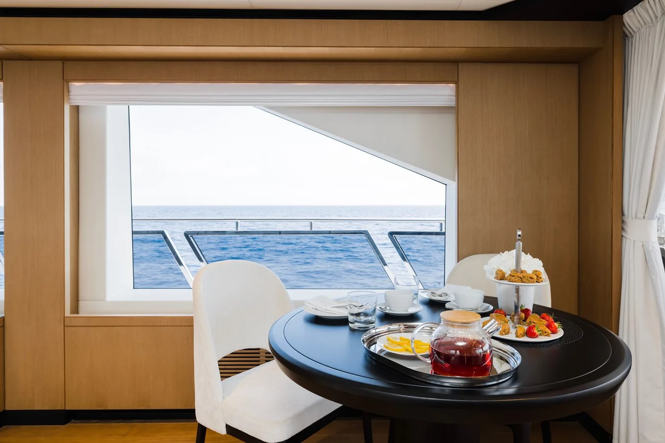 OLIVIA - photo 23 yacht charter Cannes