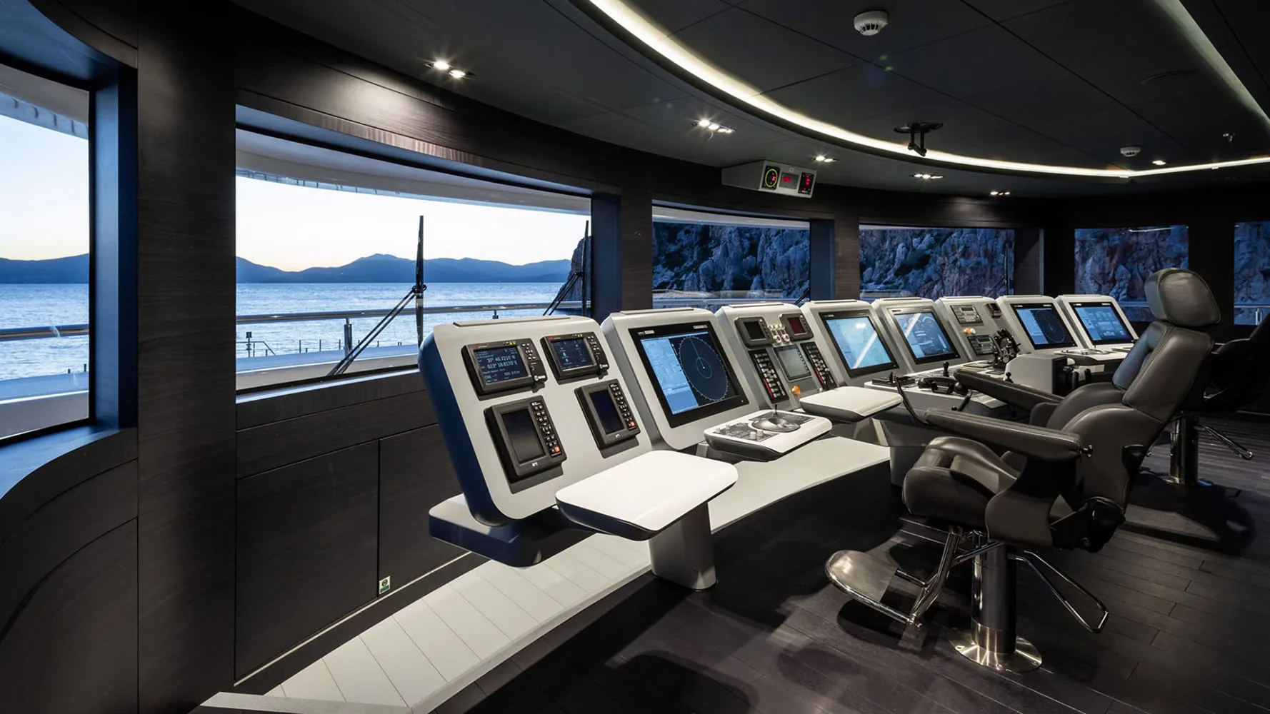 OPTASIA - photo 20 yacht charter Cannes