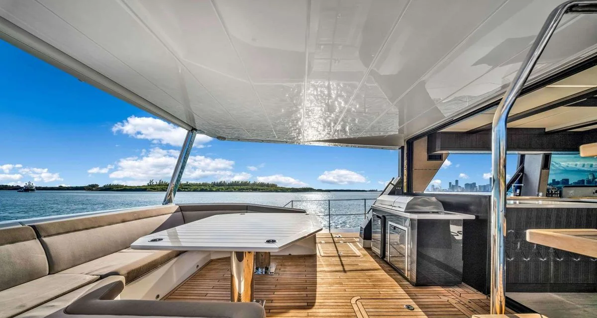 Optimus Prime - photo 3 yacht charter Miami