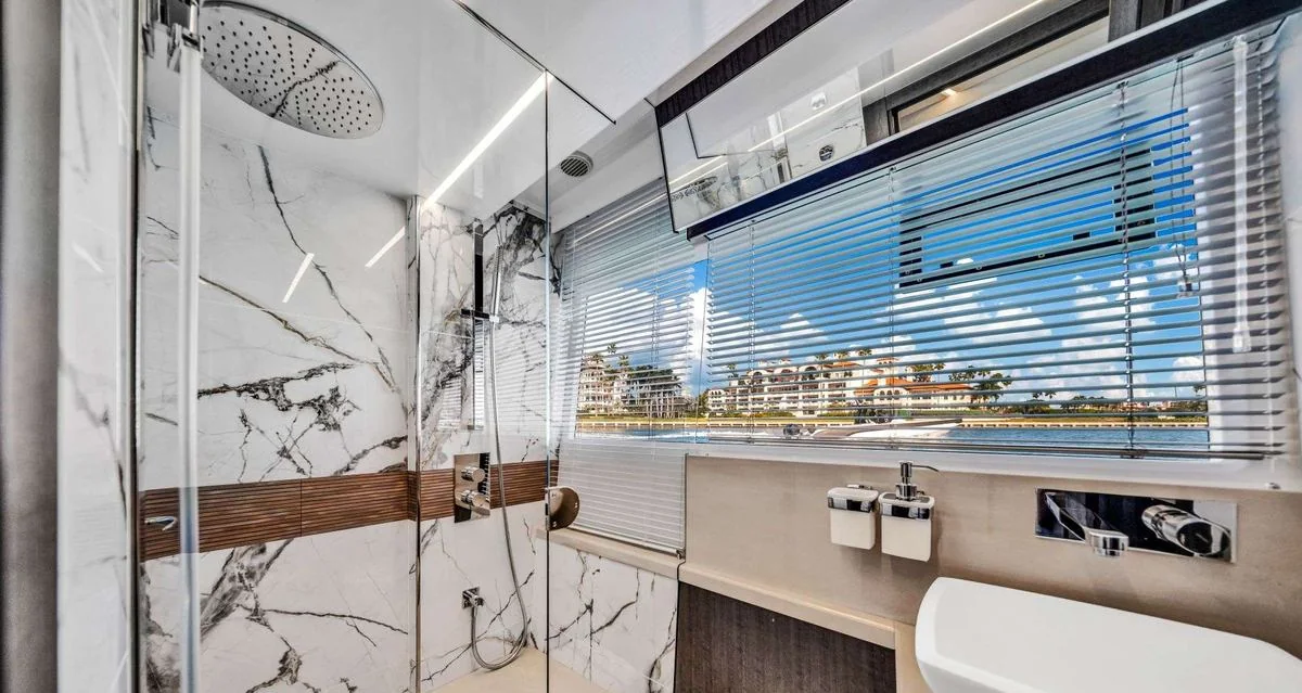 Optimus Prime - photo 10 yacht charter Miami