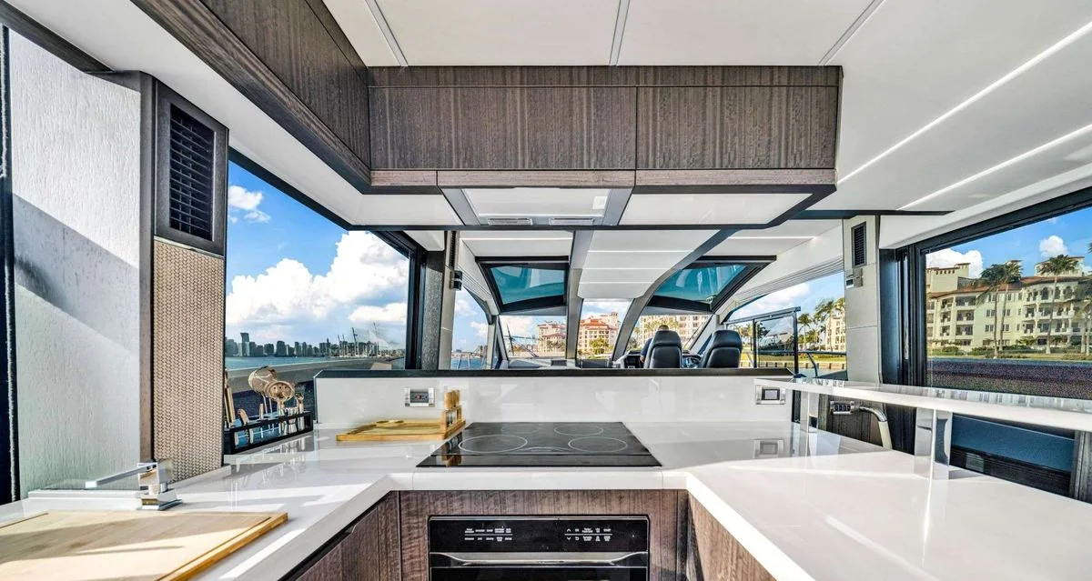 Optimus Prime - photo 13 yacht charter Miami
