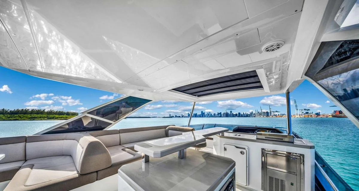 Optimus Prime - photo 15 yacht charter Miami