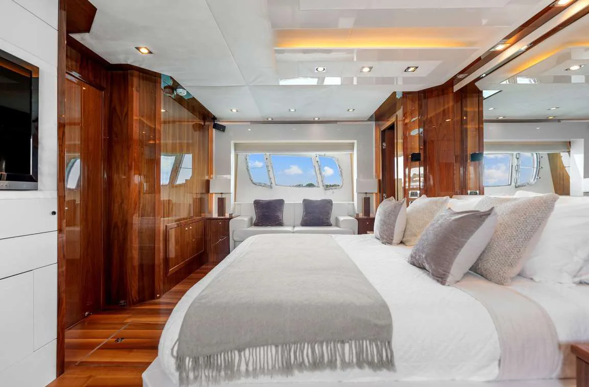 Palumba - photo 23 yacht charter Cannes