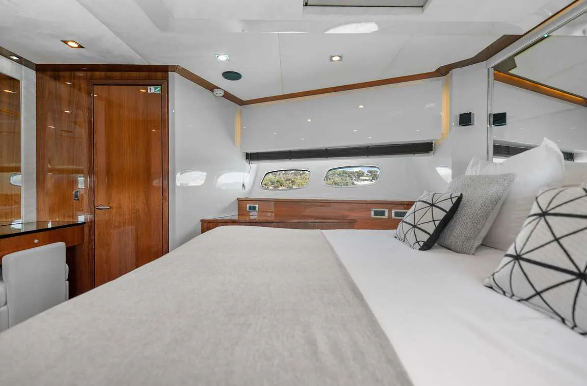 Palumba - photo 29 yacht charter Cannes