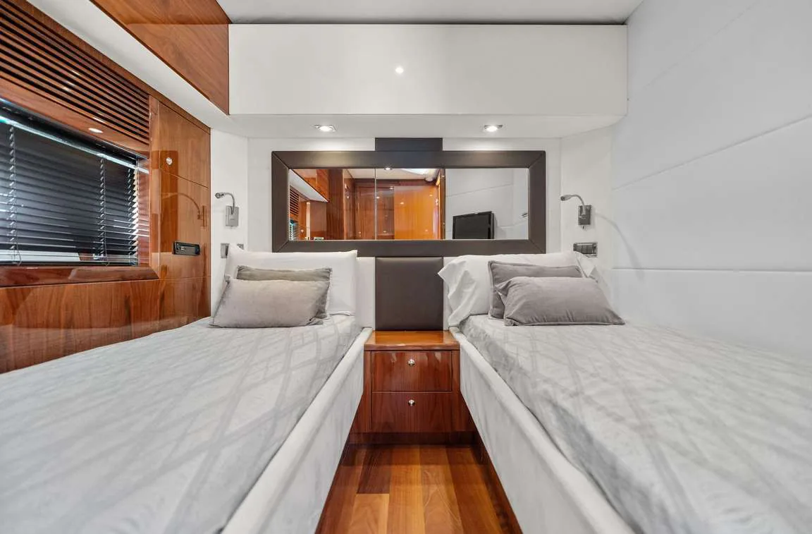 Palumba - photo 32 yacht charter Cannes