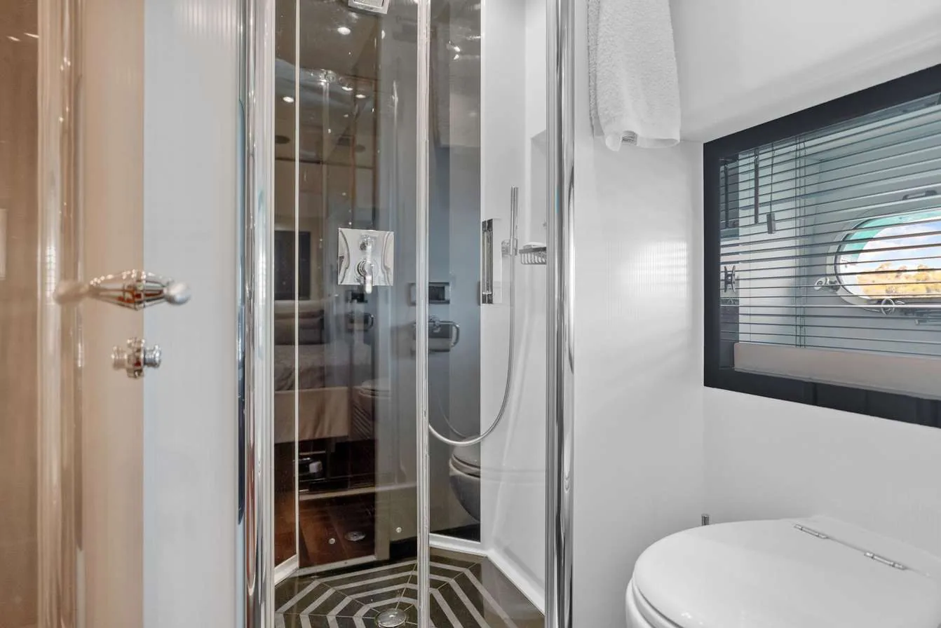 Palumba - photo 33 yacht charter Cannes