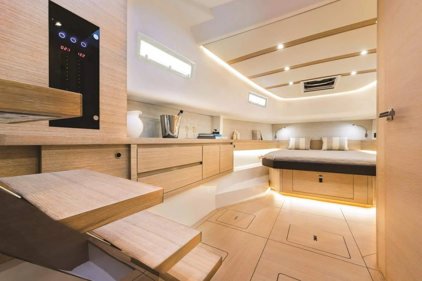 Pardo 43 - photo 12 yacht charter Cannes
