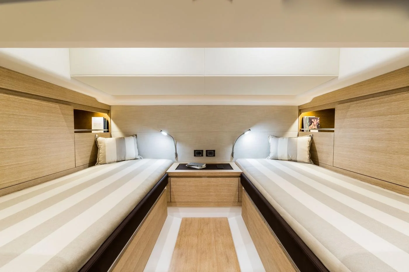 Pardo 43 - photo 14 yacht charter Cannes