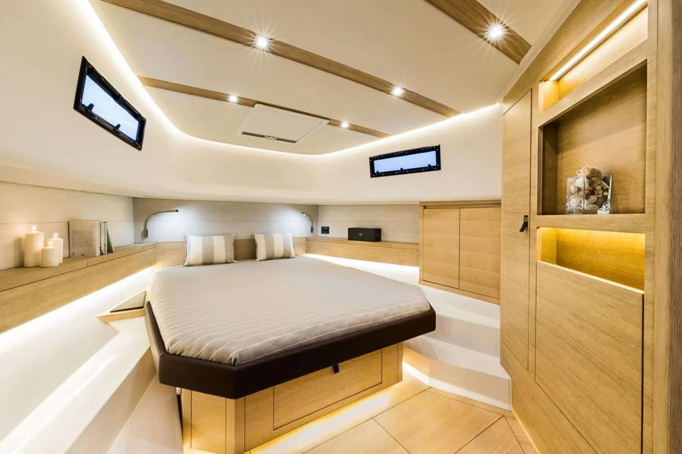 Pardo 43 - photo 15 yacht charter Cannes