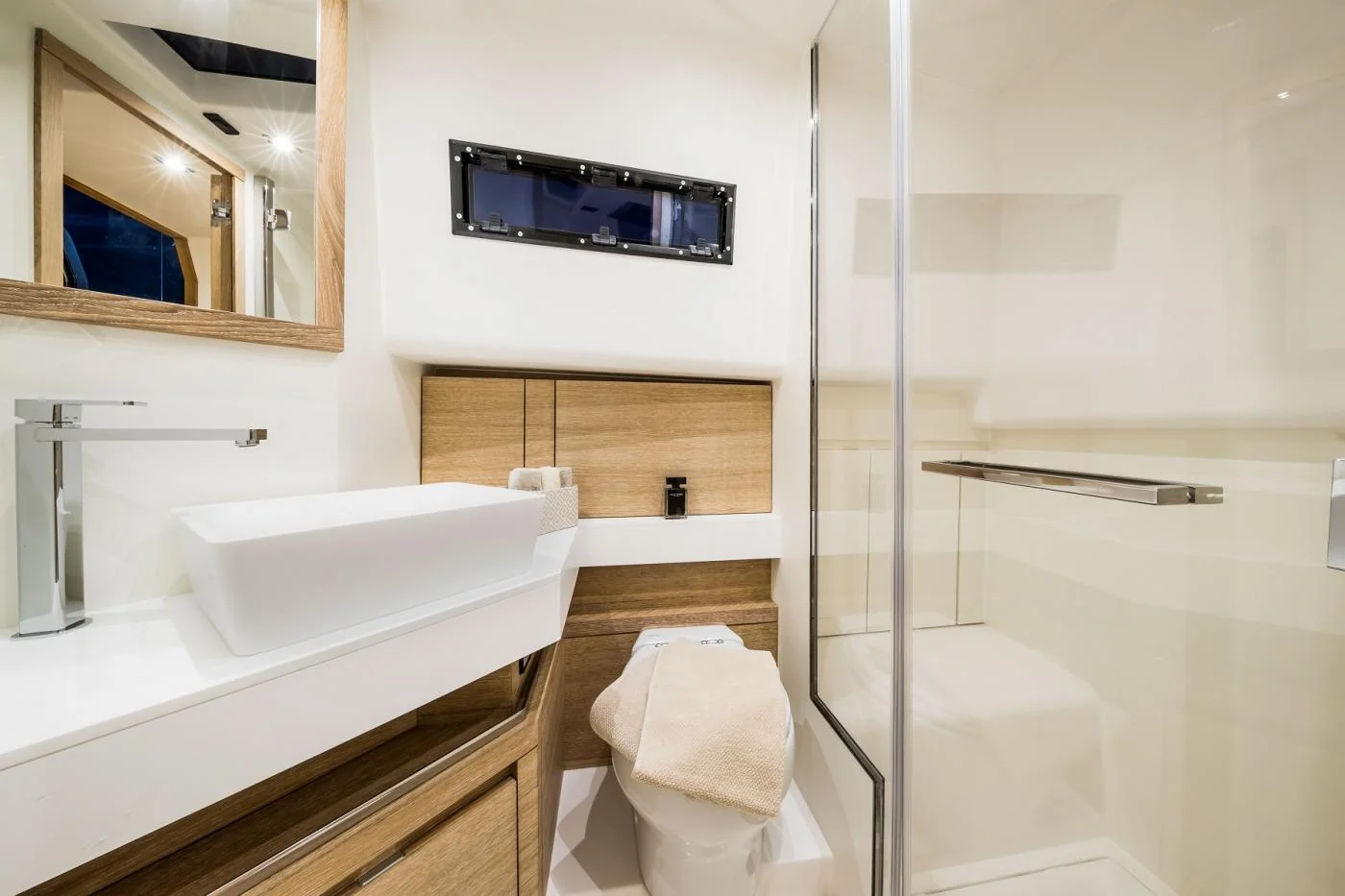 Pardo 43 - photo 17 yacht charter Cannes