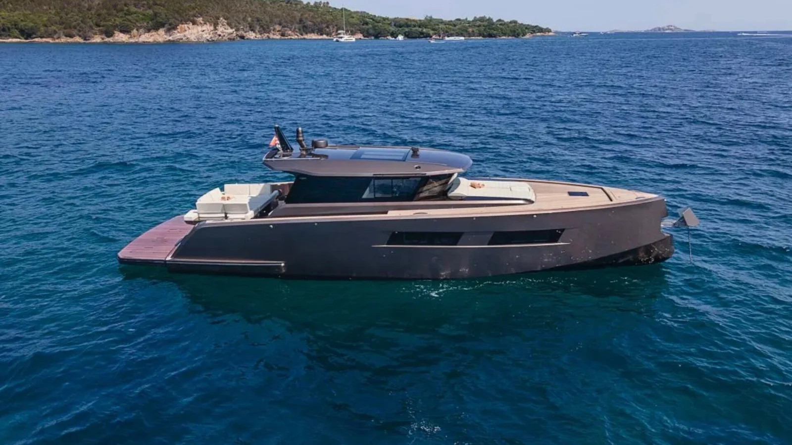 Pardo 52 GT - photo 3 yacht charter Cannes