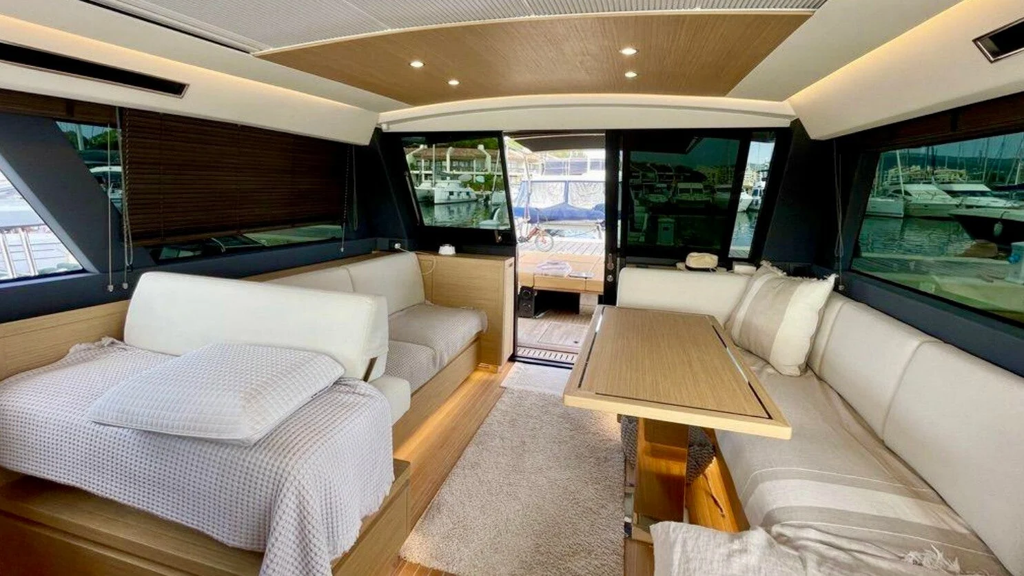 Pardo 52 GT - photo 10 yacht charter Cannes