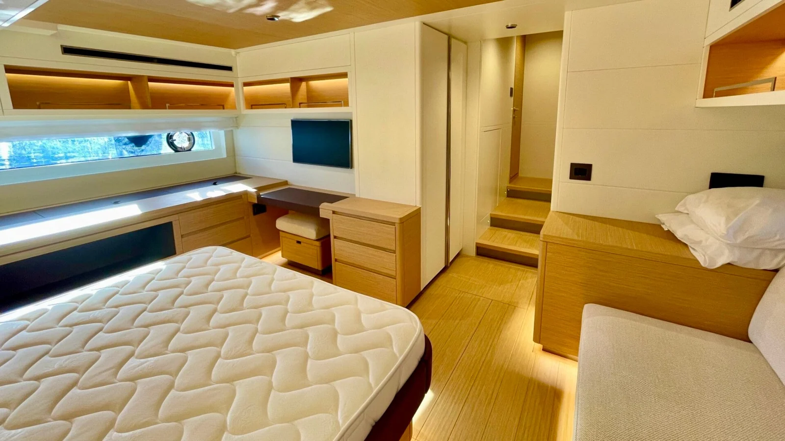 Pardo 60 - photo 15 yacht charter Cannes
