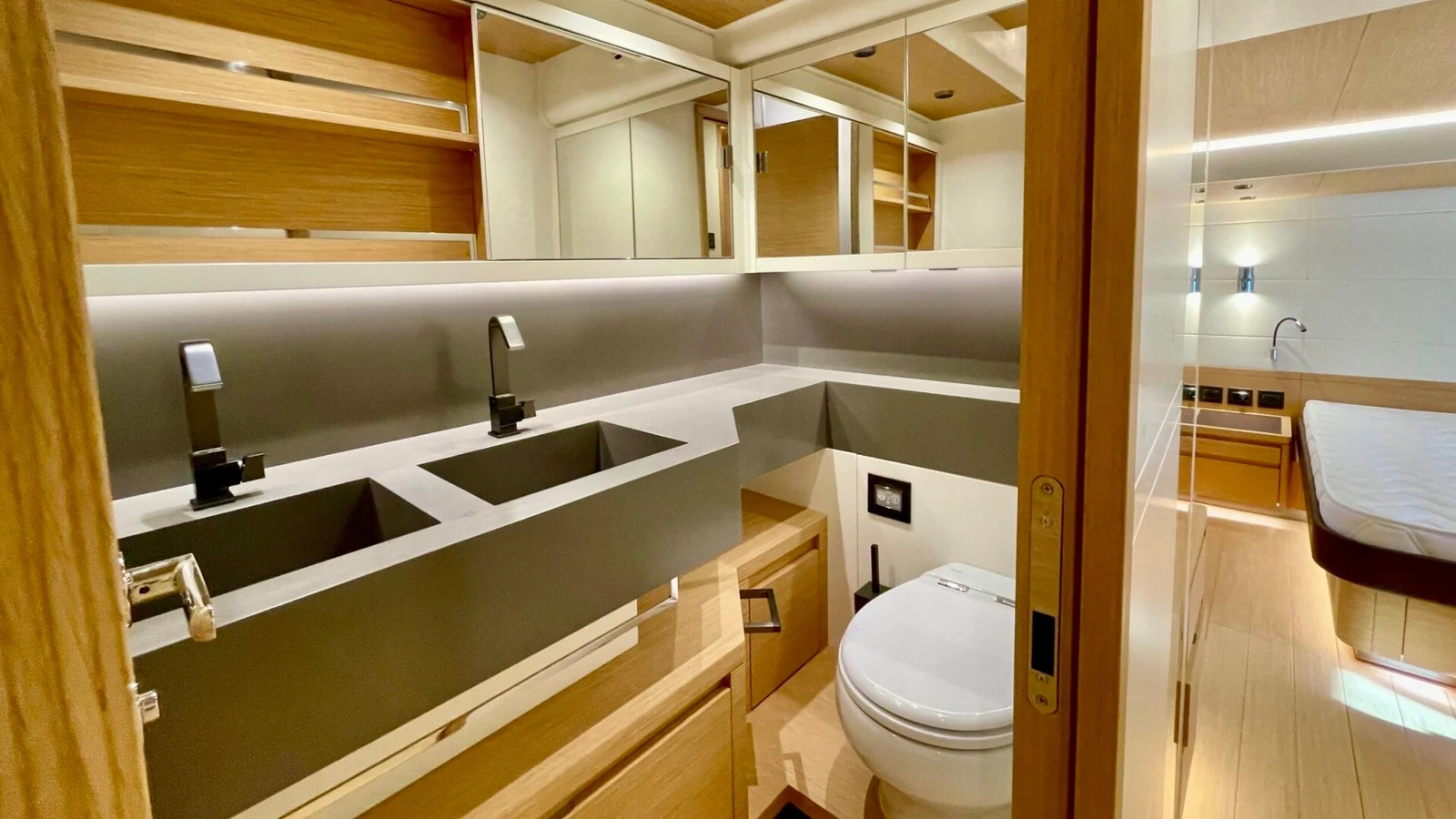 Pardo 60 - photo 16 yacht charter Cannes