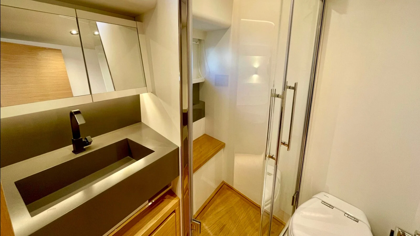 Pardo 60 - photo 18 yacht charter Cannes