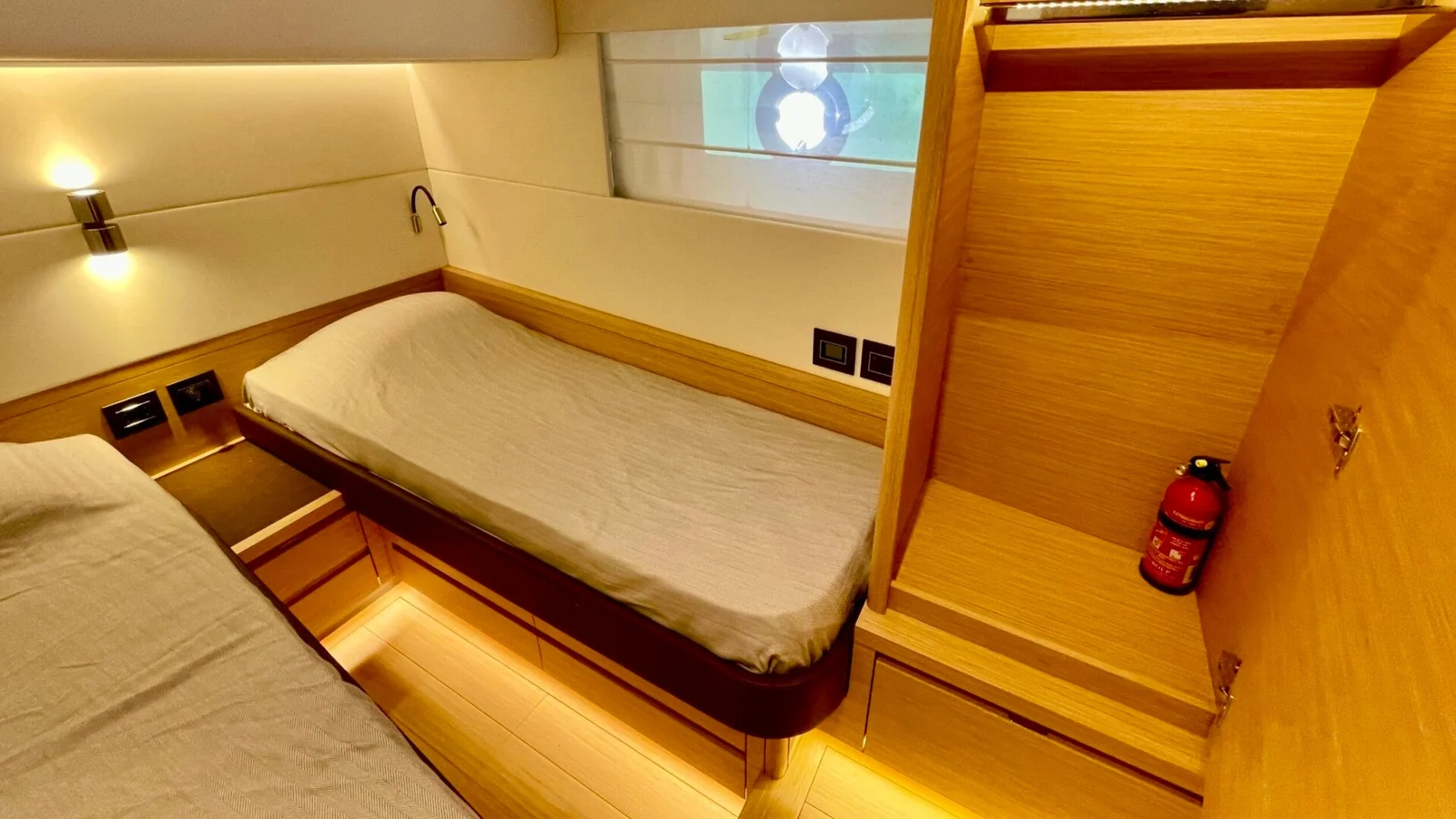 Pardo 60 - photo 19 yacht charter Cannes
