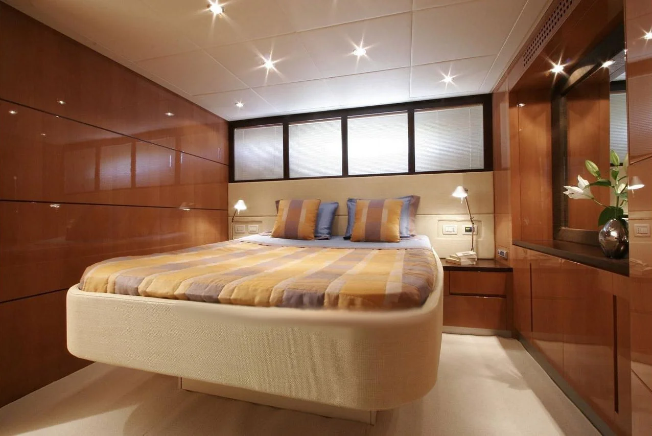 Pershing 56 - photo 7 yacht charter Cannes