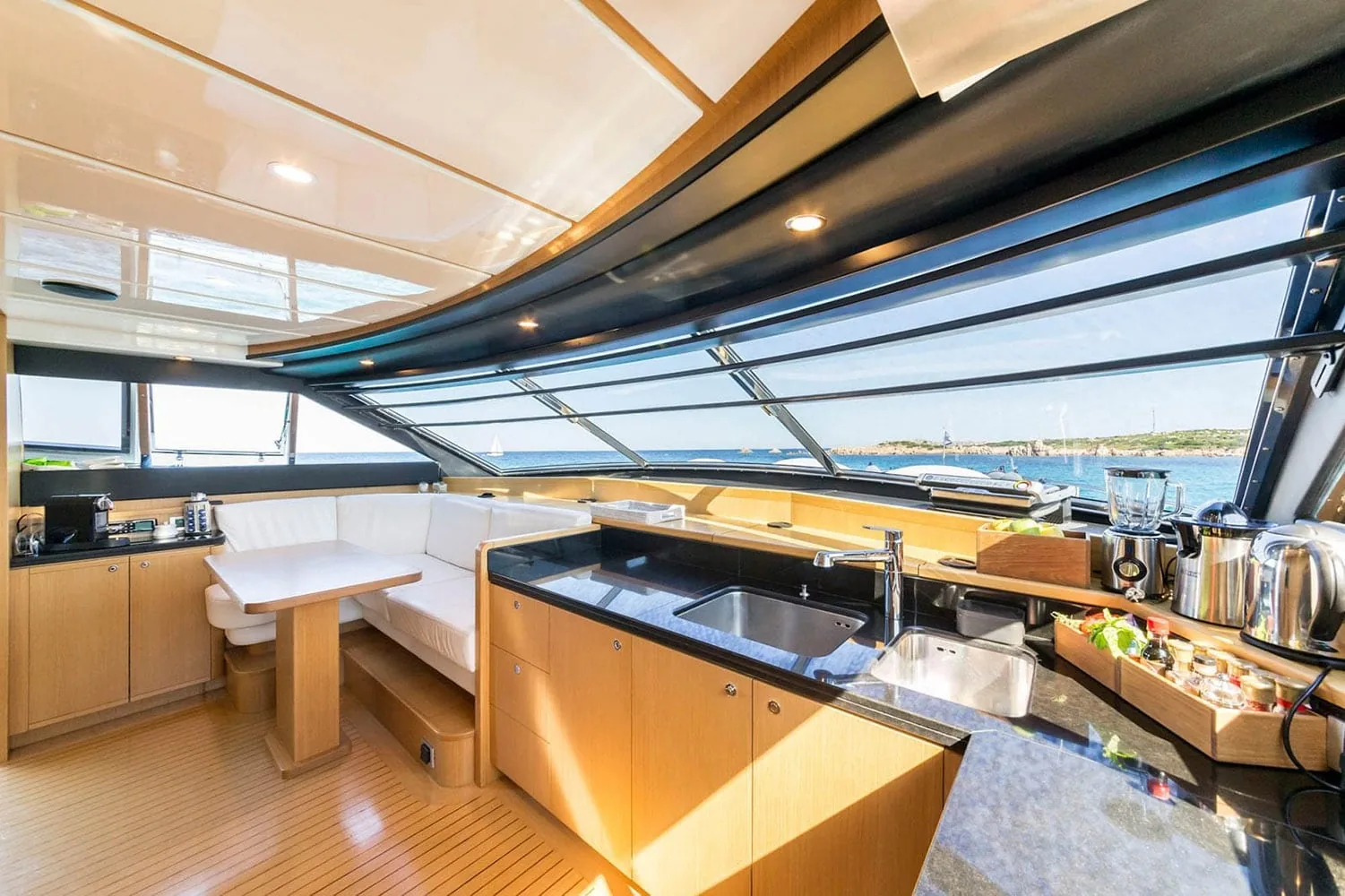 PORTHOS - photo 14 yacht charter Cannes