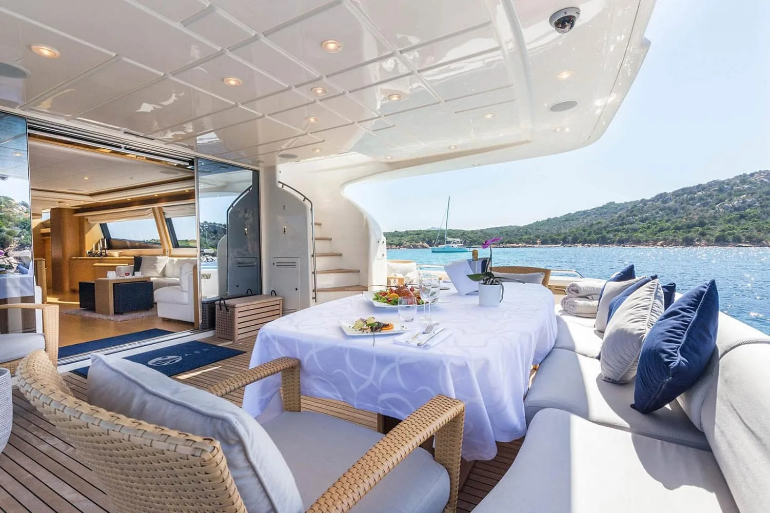 PORTHOS - photo 17 yacht charter Cannes
