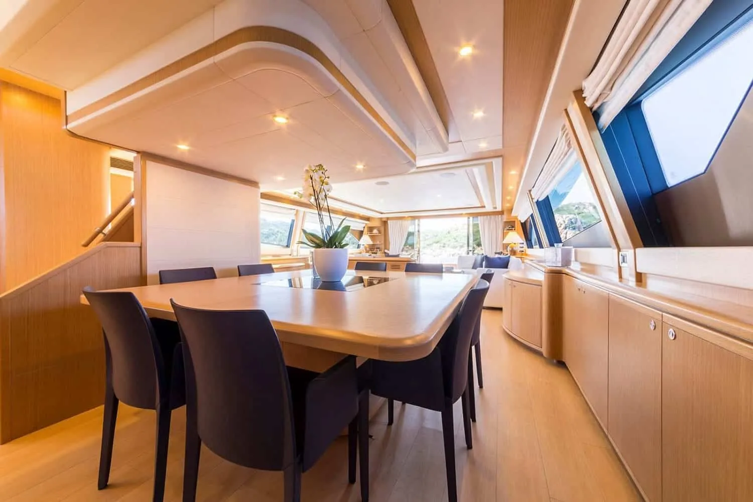 PORTHOS - photo 23 yacht charter Cannes