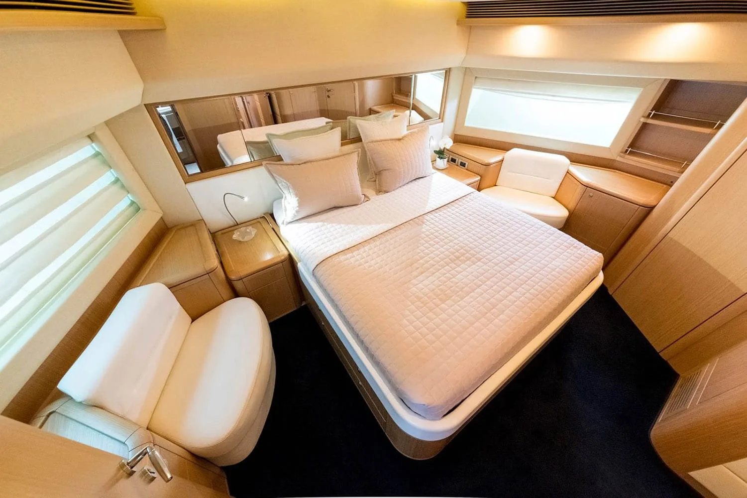 PORTHOS - photo 31 yacht charter Cannes