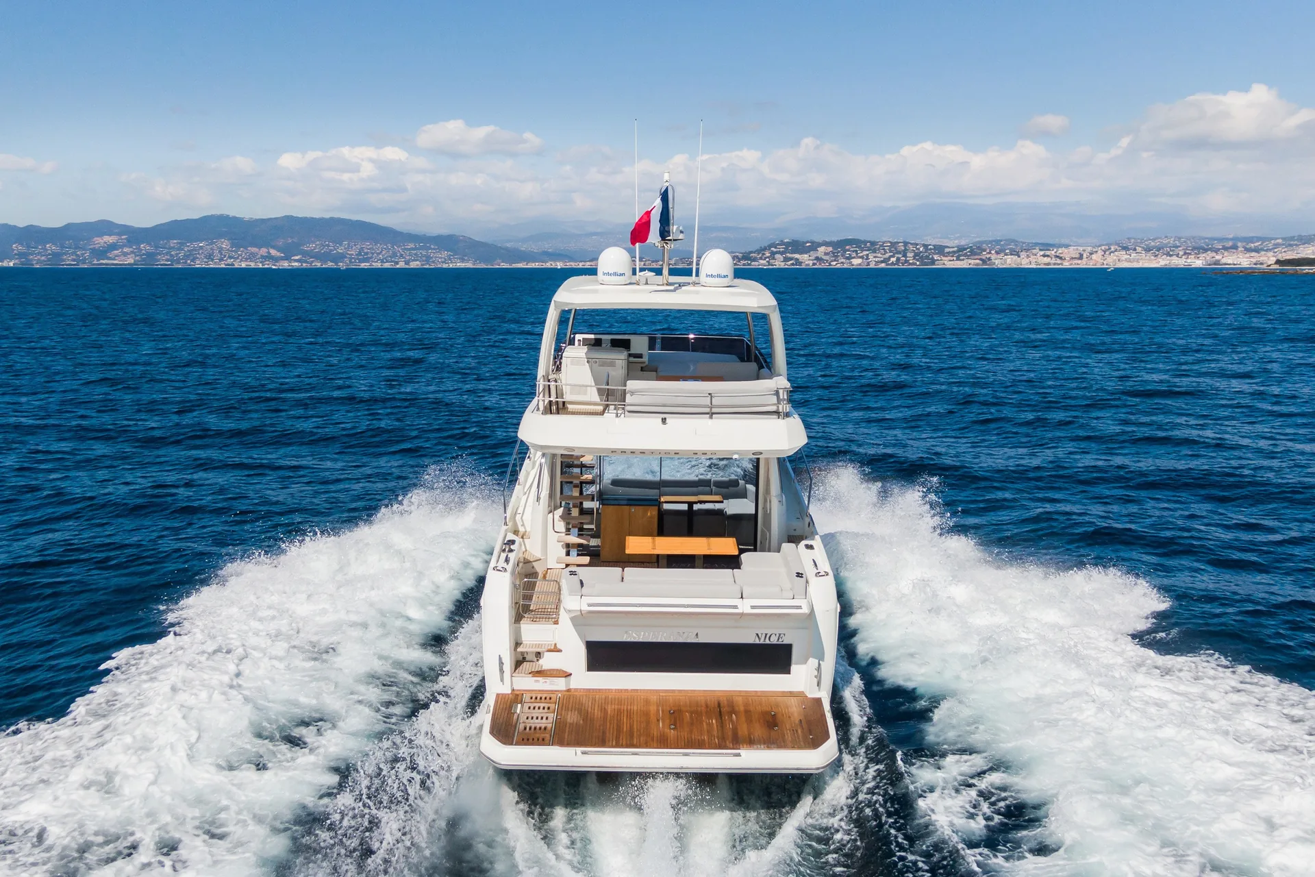 Prestige 590 - photo 3 yacht charter Cannes
