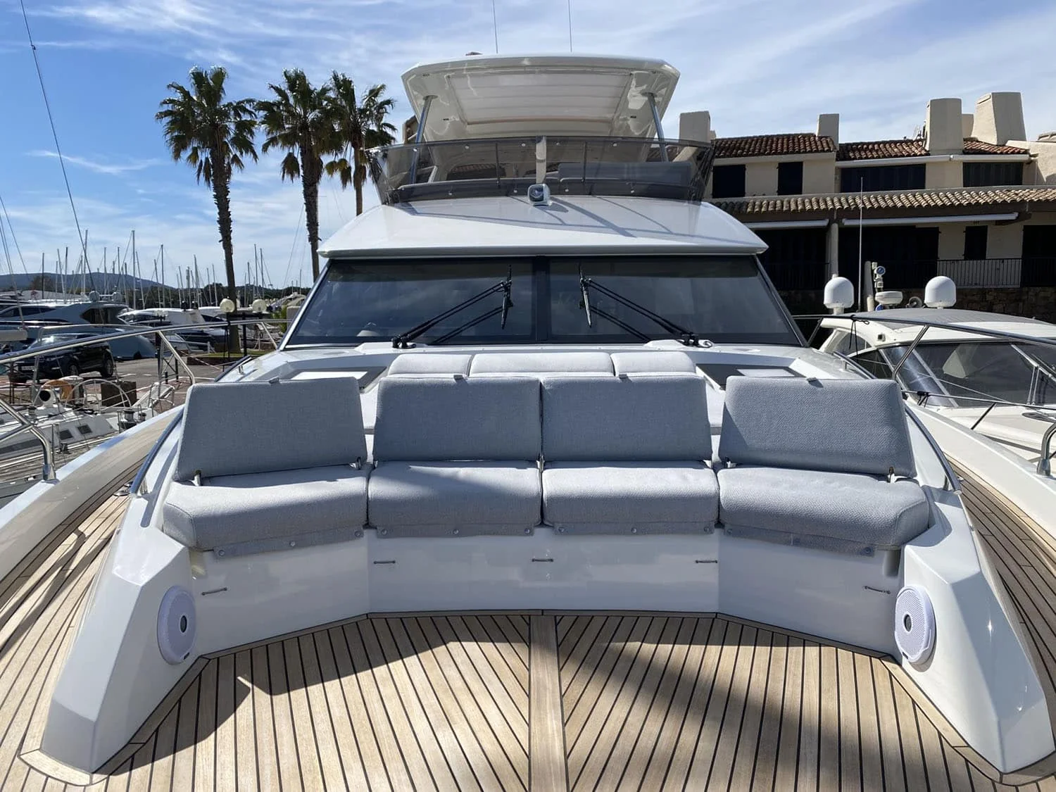 Prestige 630 Fly - photo 3 yacht charter Cannes