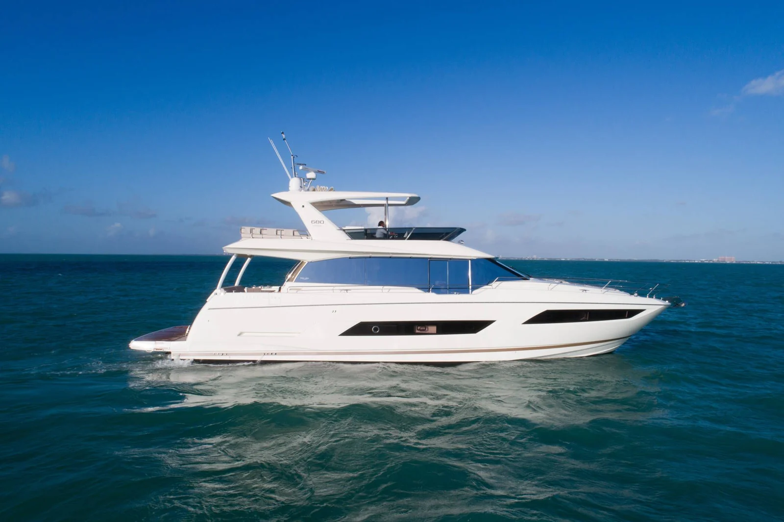 Prestige 680 - photo 6 yacht charter Cannes