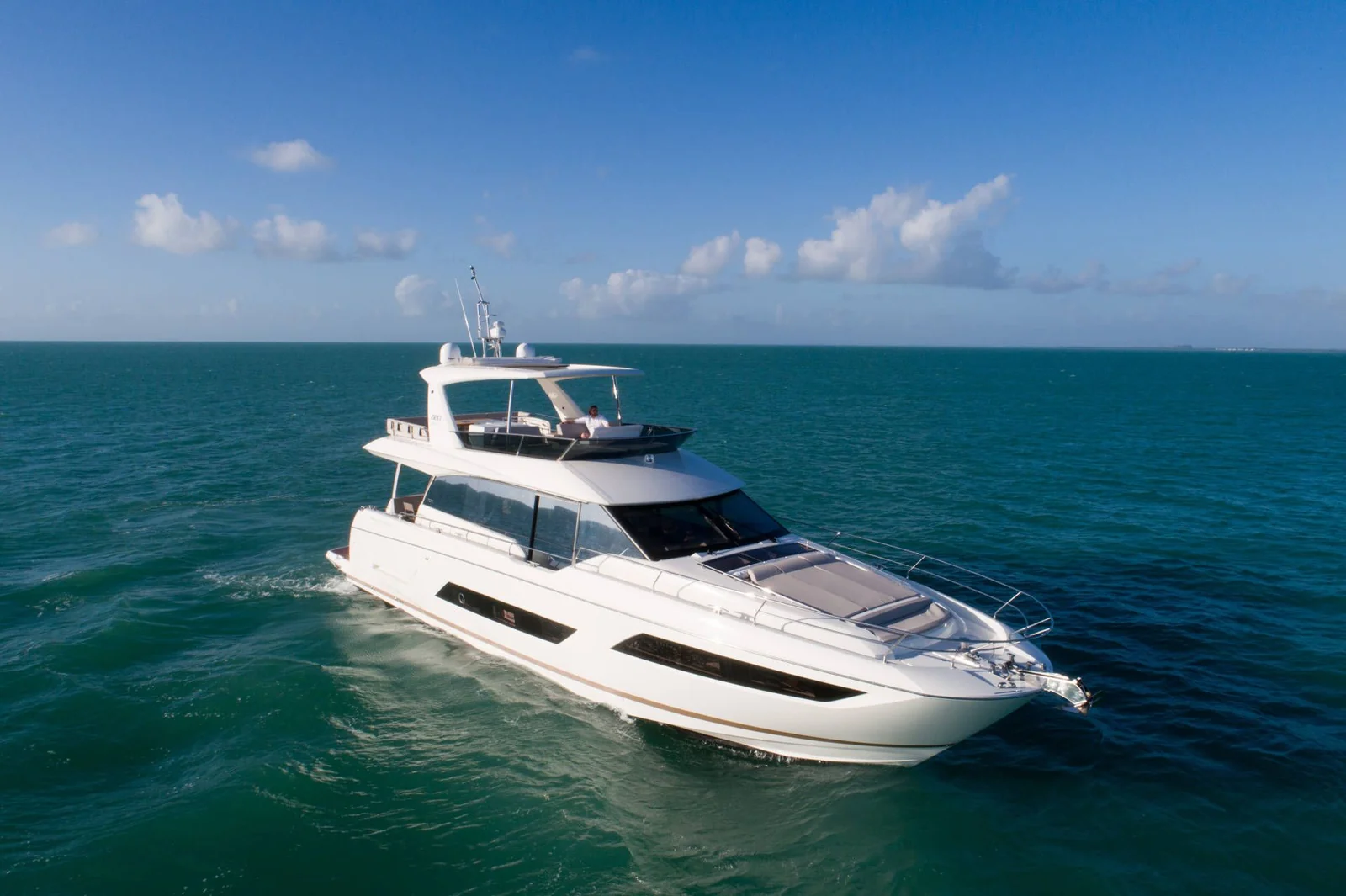 Prestige 680 - photo 8 yacht charter Cannes