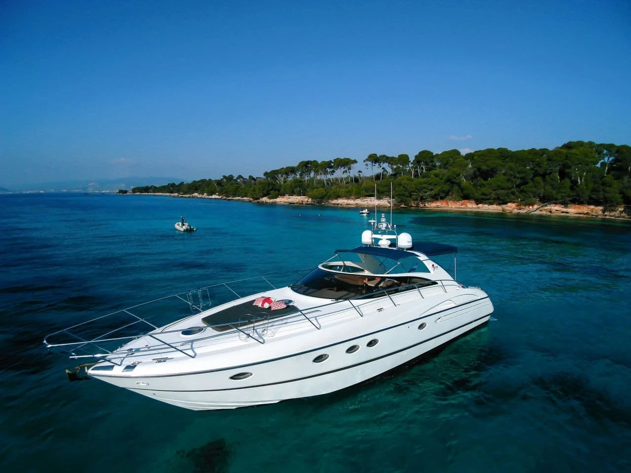 Princess V50 - photo 1 yacht charter Cannes