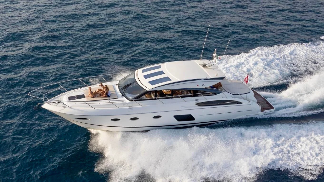 Princess V57 - photo 3 yacht charter Cannes