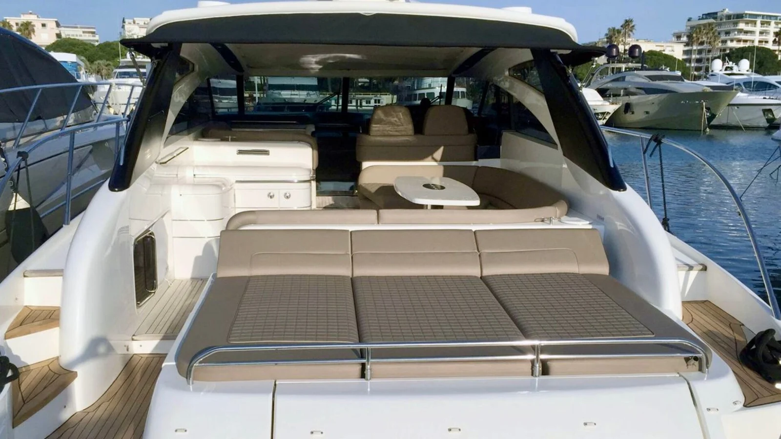 Princess V58 - photo 9 yacht charter Cannes