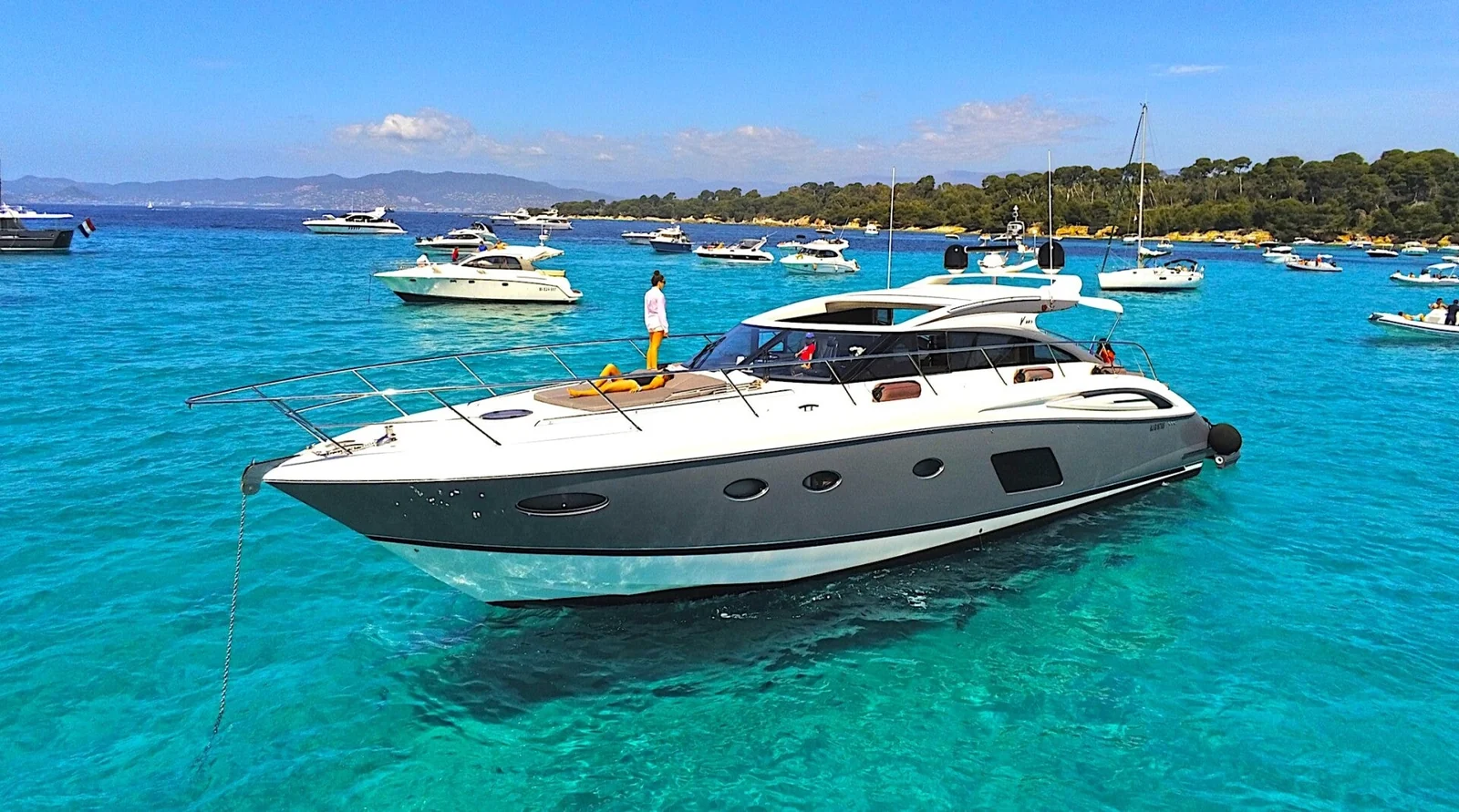 Princess V62 Sport - photo 8 yacht charter Cannes