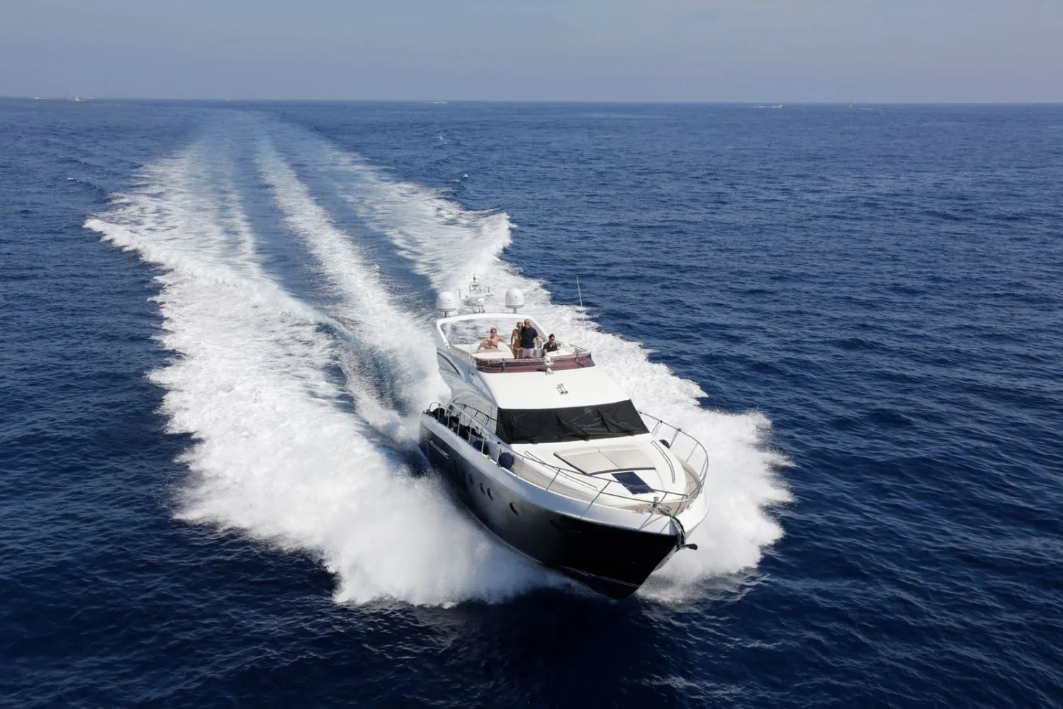 PRINCESS V64 - photo 2 yacht charter Cannes