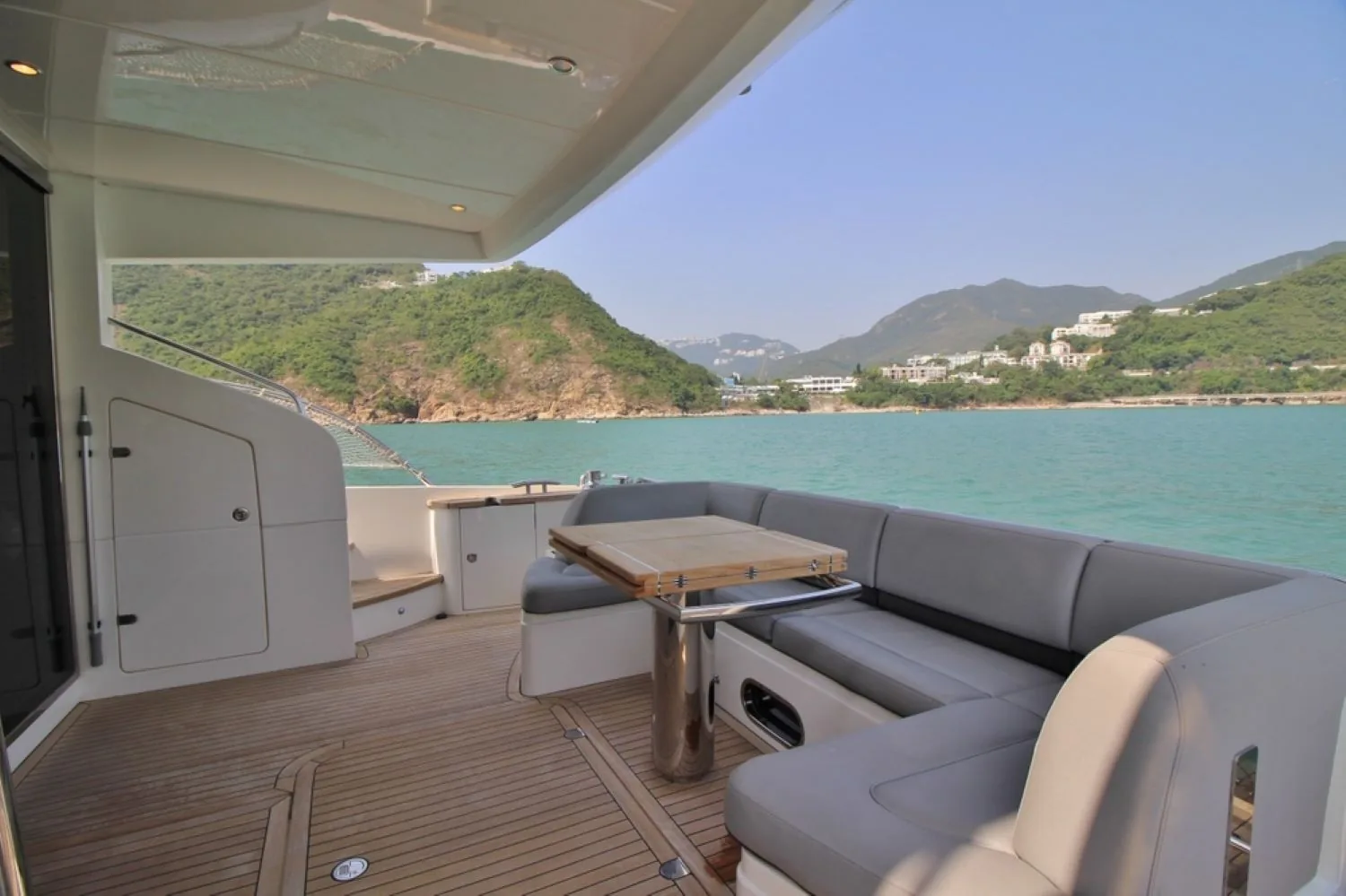 PRINCESS V64 - photo 7 yacht charter Cannes