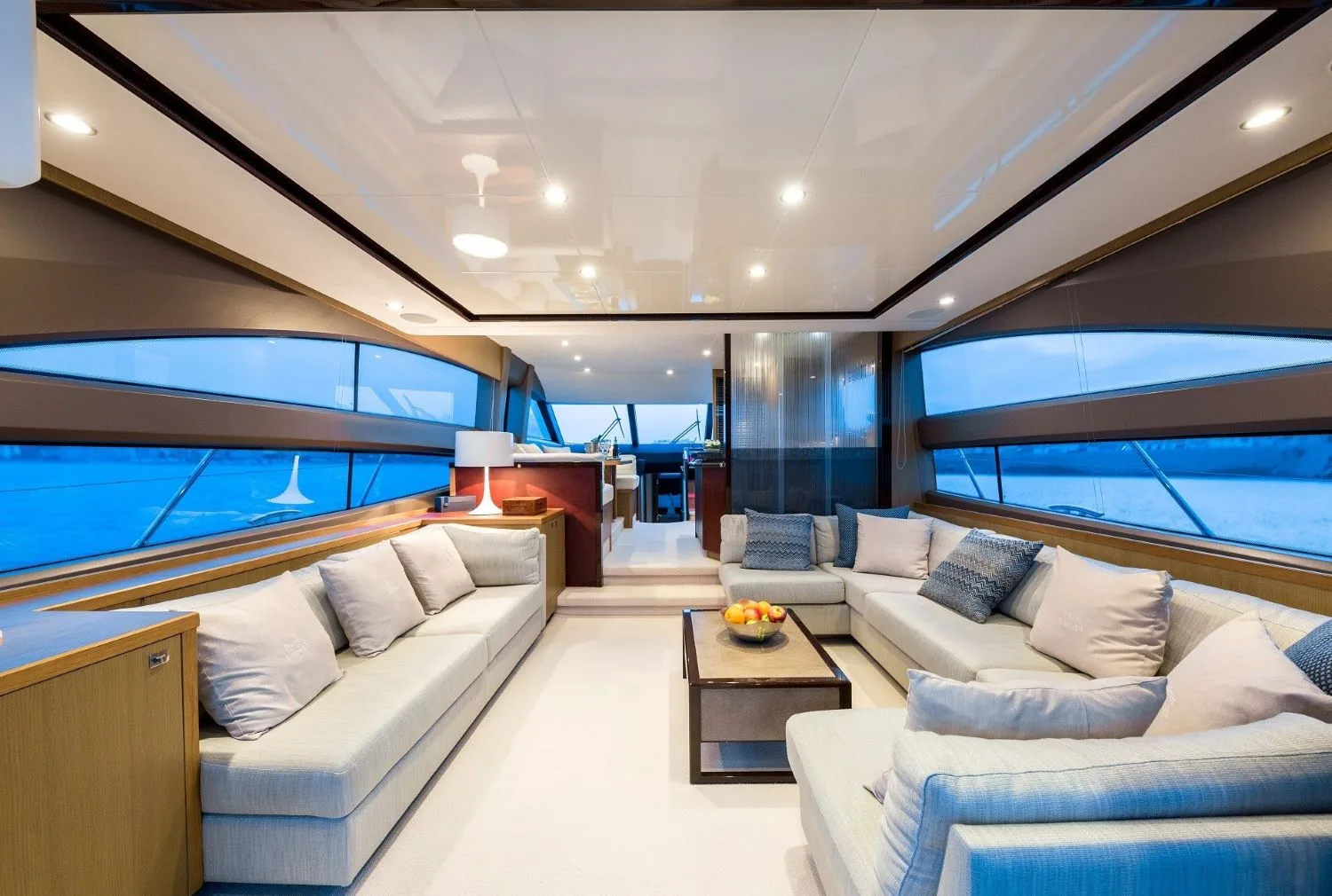 PRINCESS V64 - photo 10 yacht charter Cannes