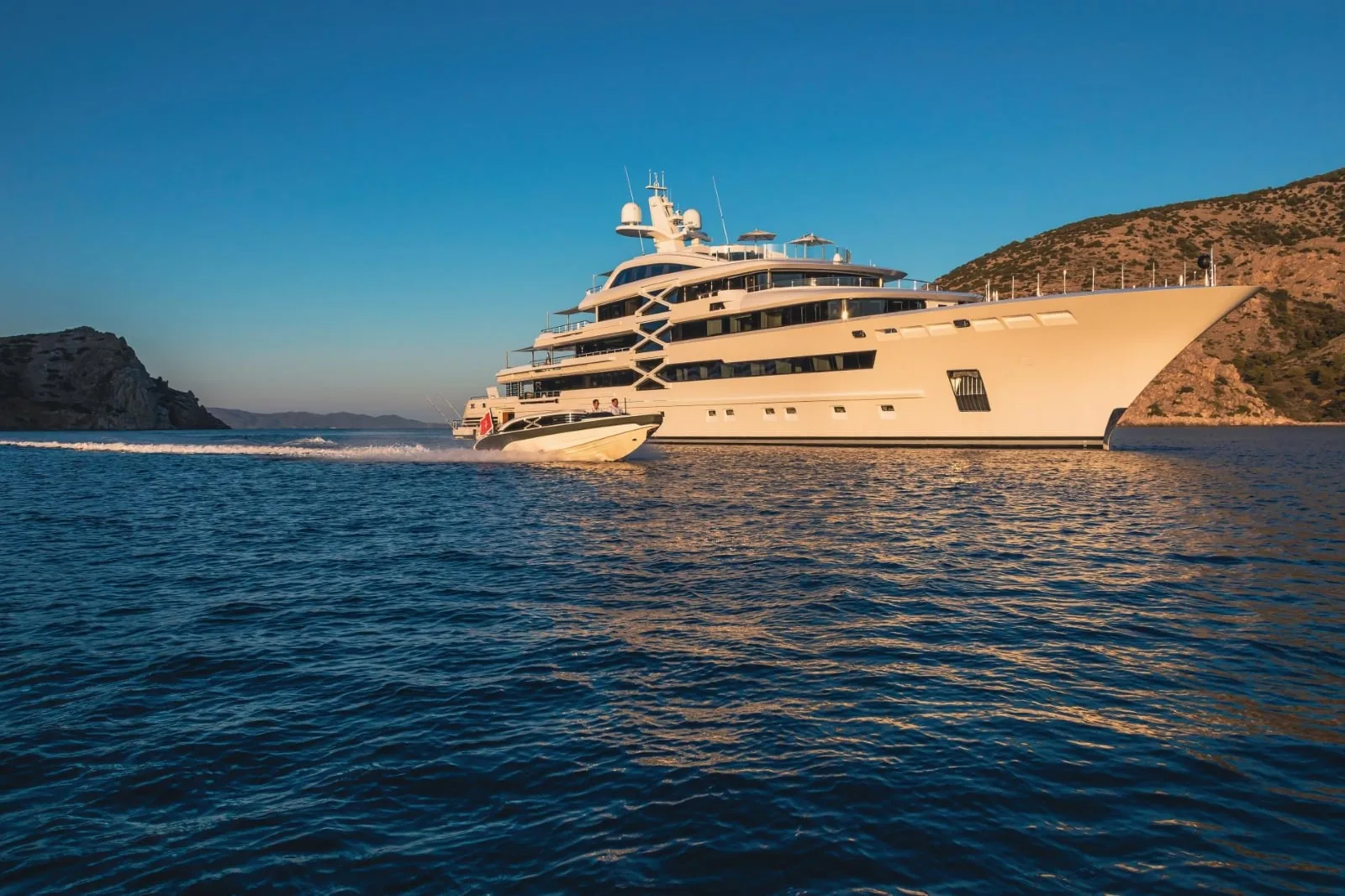 PROJECT X - photo 3 yacht charter Cannes