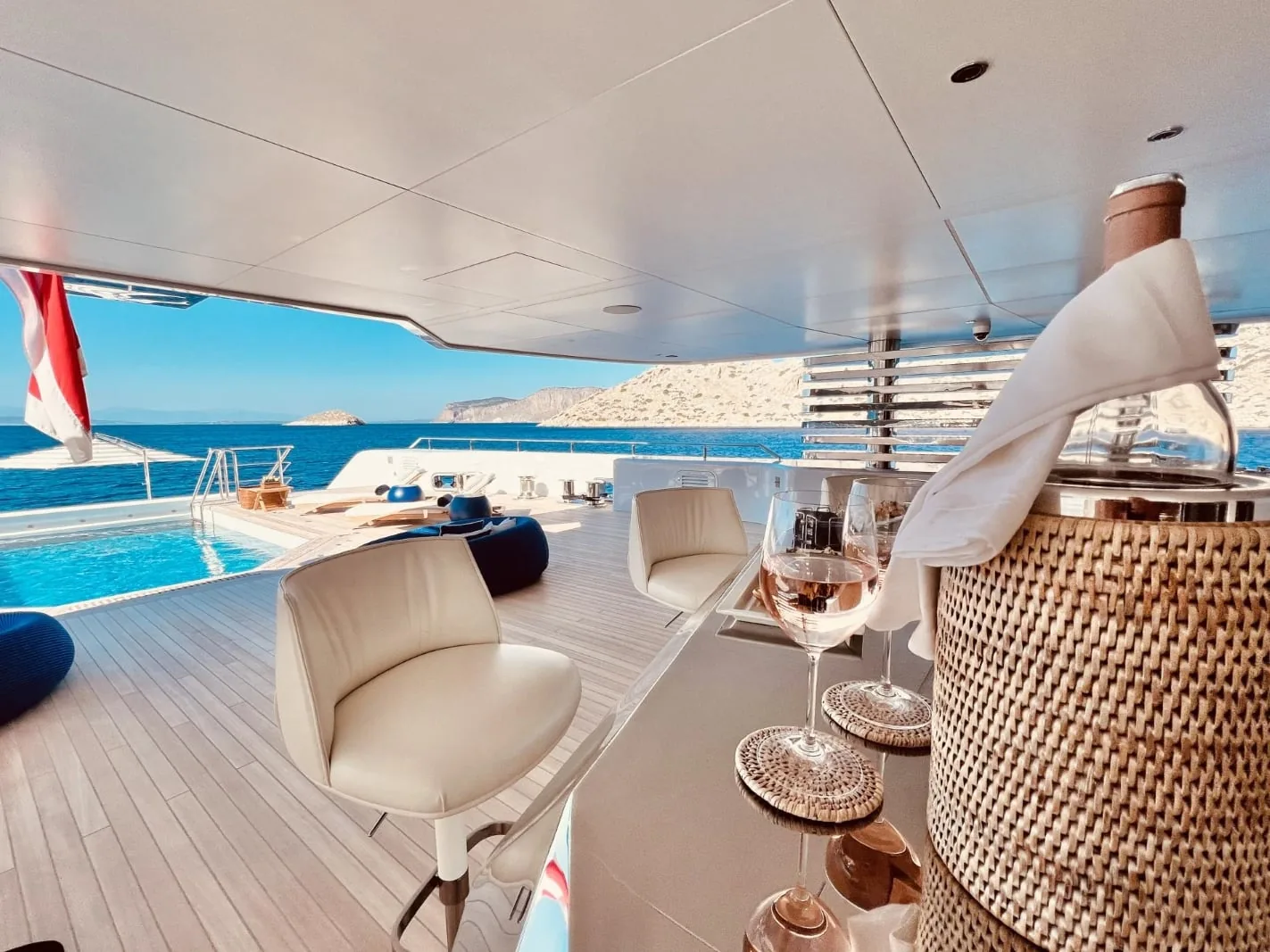 PROJECT X - photo 5 yacht charter Cannes