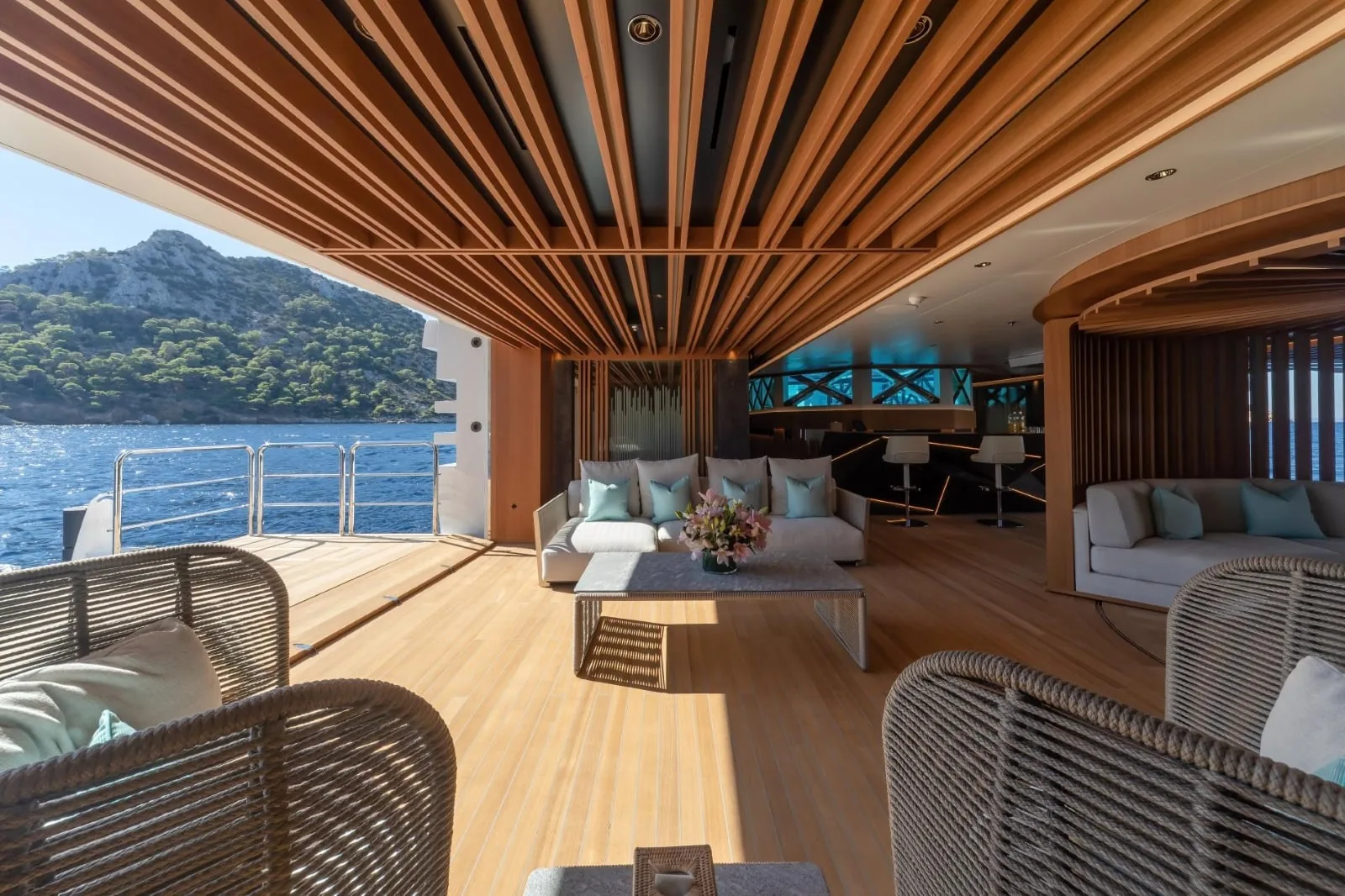 PROJECT X - photo 8 yacht charter Cannes